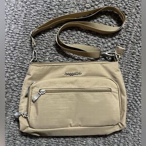 Baggallini Day-to-Day Crossbody Bag